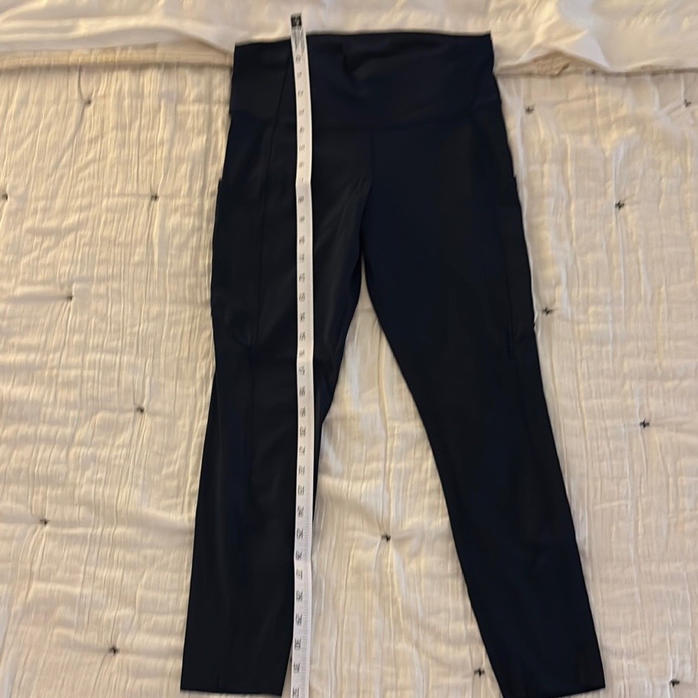 Lululemon Navy 3/4 Leggings